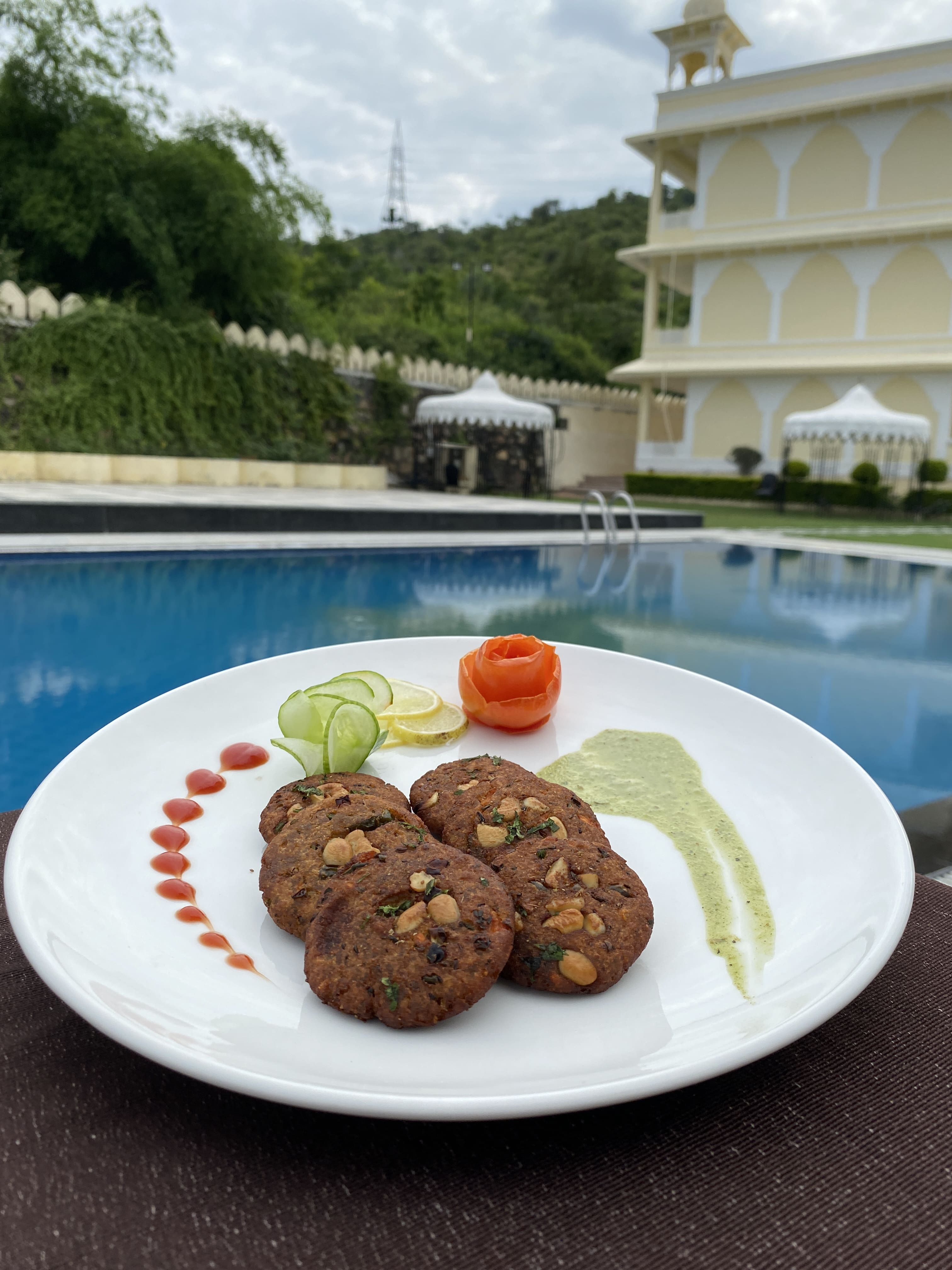 Labh Garh Resort Food & Beverage | 4 star Hotel for dining in Udaipur | 4 star resort for dining in Udaipur